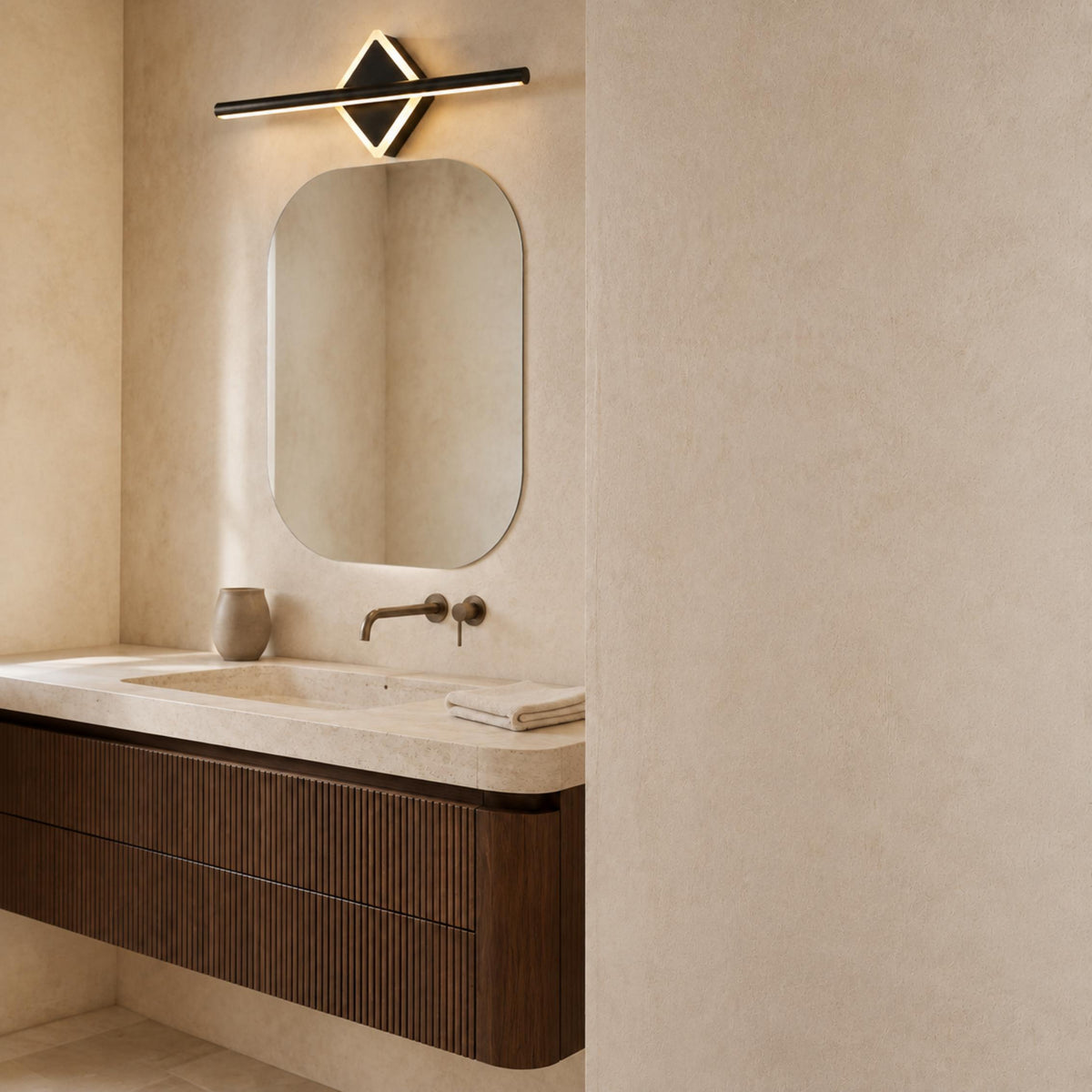 Geometric Diamond LED Vanity Wall Lamp Gold or Black 40–80cm