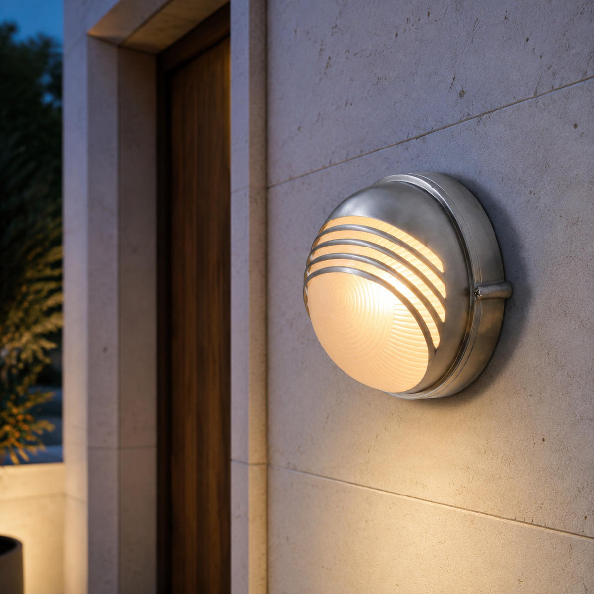 Modern Outdoor Wall Light Waterproof Aluminum LED Fixture for Patios Gardens Entryways