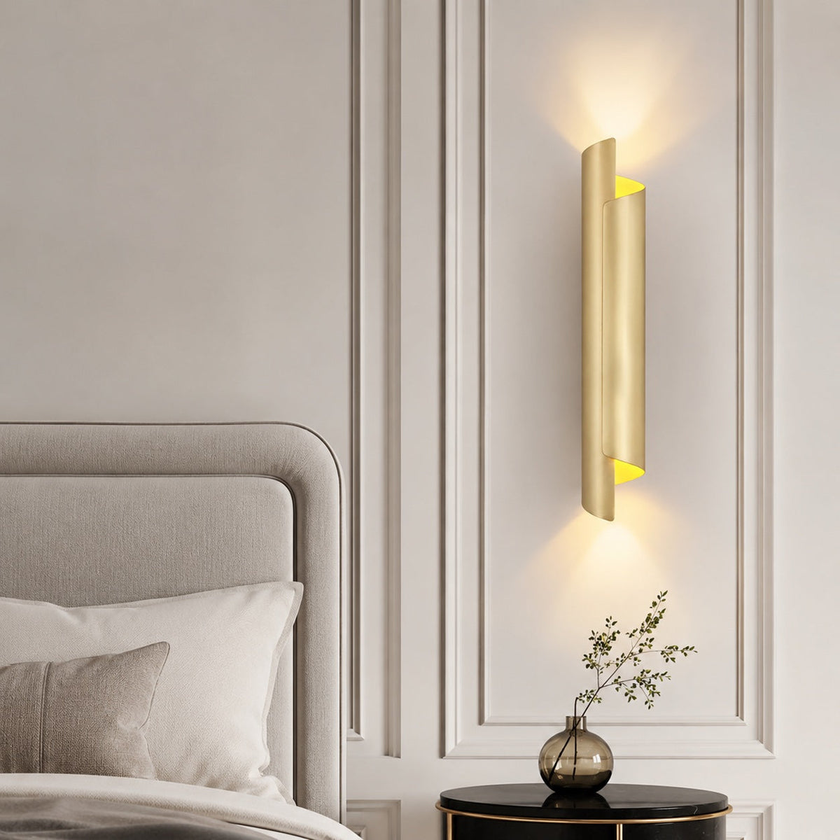 Minimalist Metal Wall Sconce Wall Mounted LED Light