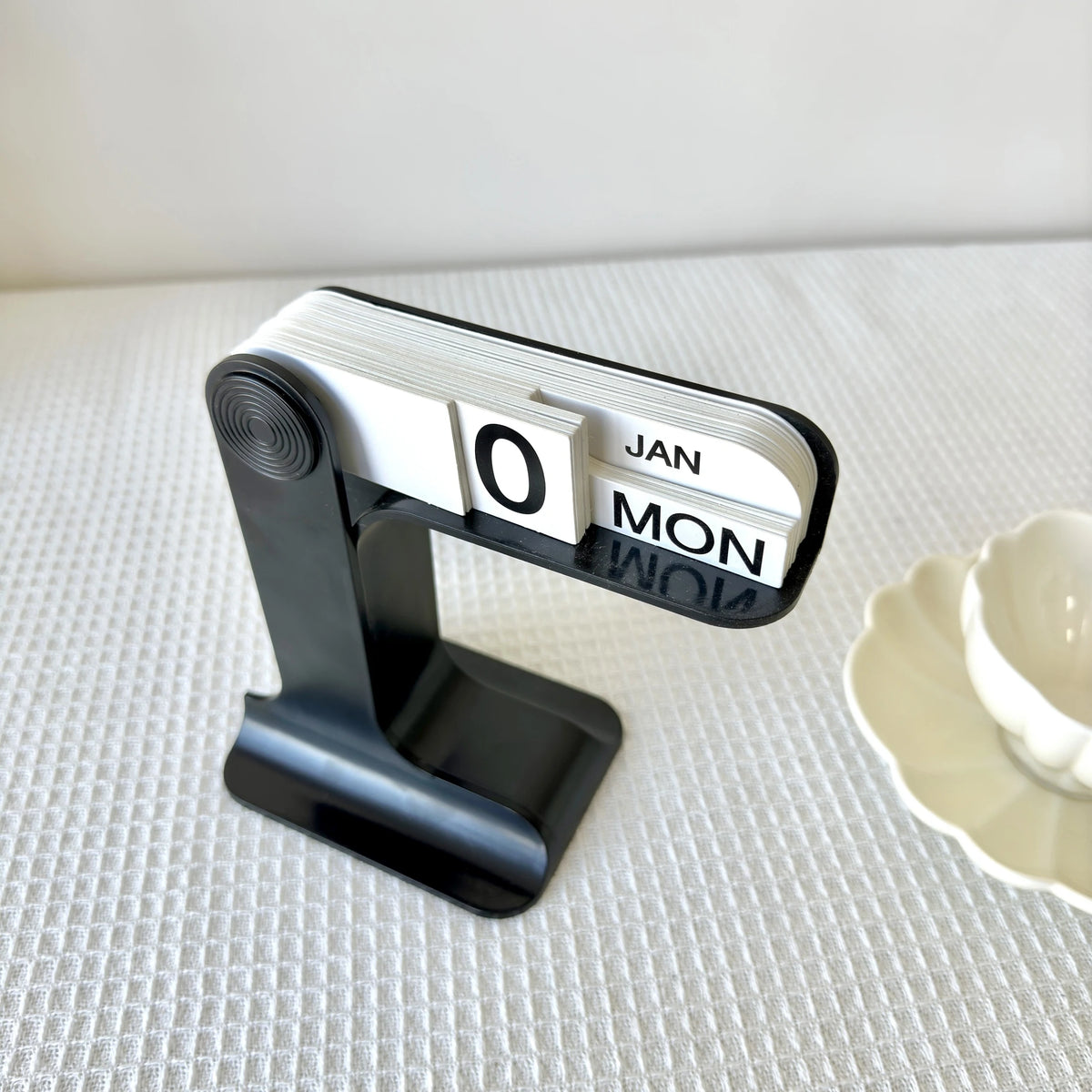 Minimalist Flip Perpetual Desk Calendar Office Decor