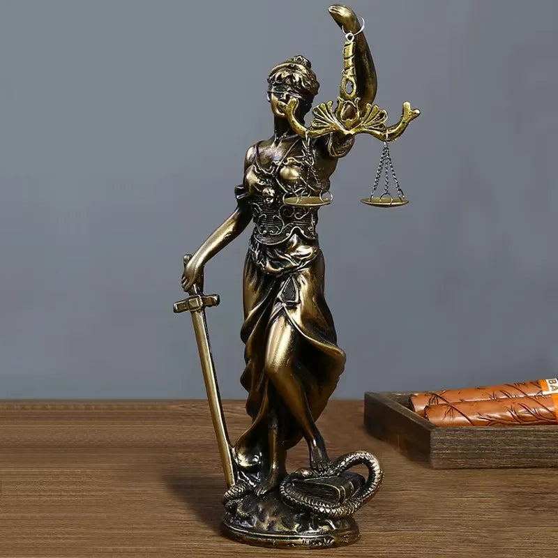 Lady Justice Themis Statue Lawyer Office Desk Ornament Retro Round Base Sculpture Home Decor Gift