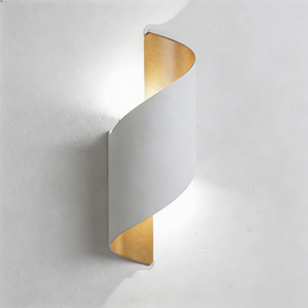 Modern Outdoor Wall Light Dual-Sided LED Waterproof Aluminum Sconce with Acrylic Shade