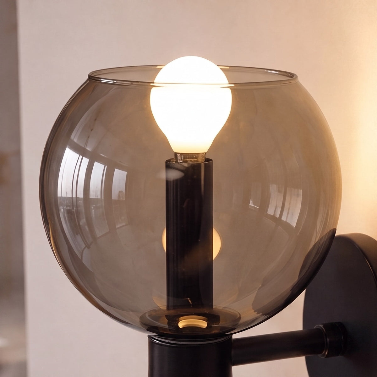Minimalist Metal Wall Sconce LED Wall Mounted Light
