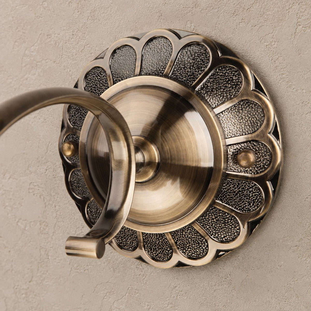 Retro Bronze Cylinder LED Vanity Light 70cm & 90cm Floral Wallplate